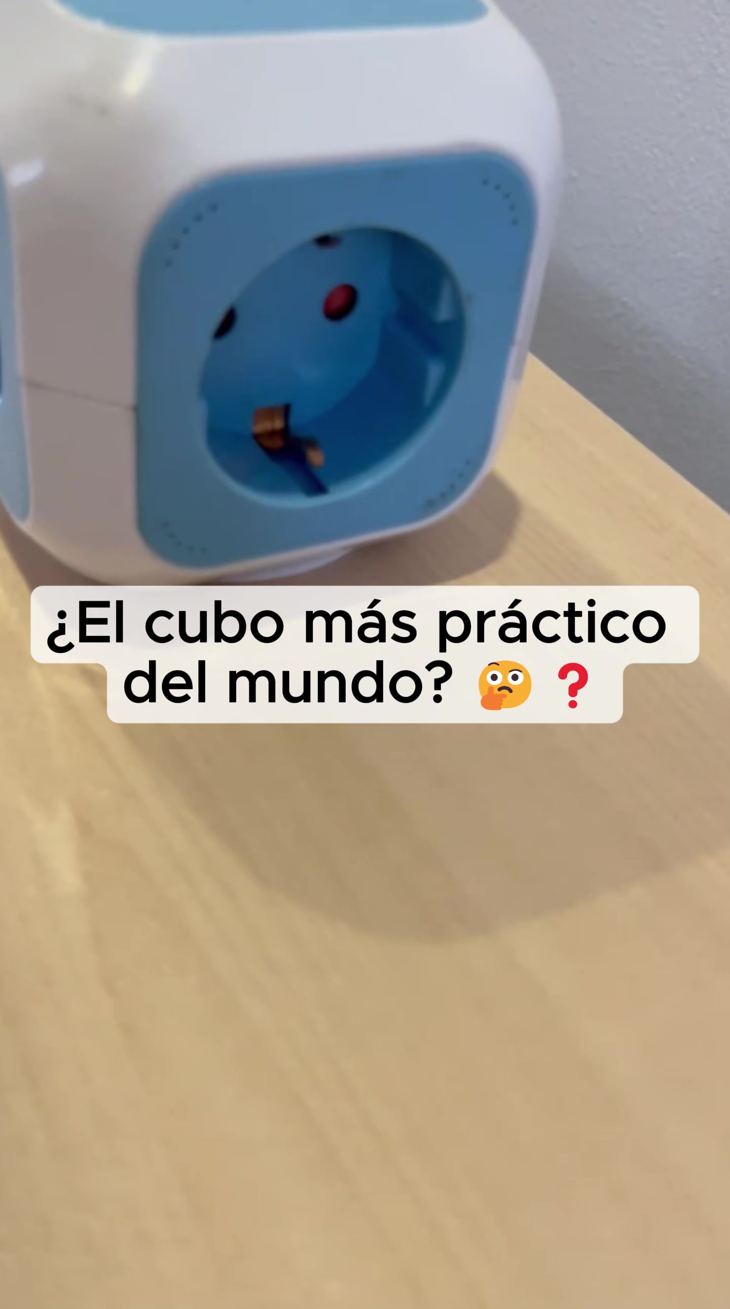 Regleta Cubo 6 en 1 con 2 USB